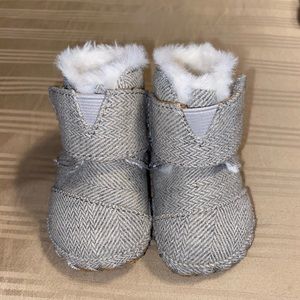 Toms baby booties